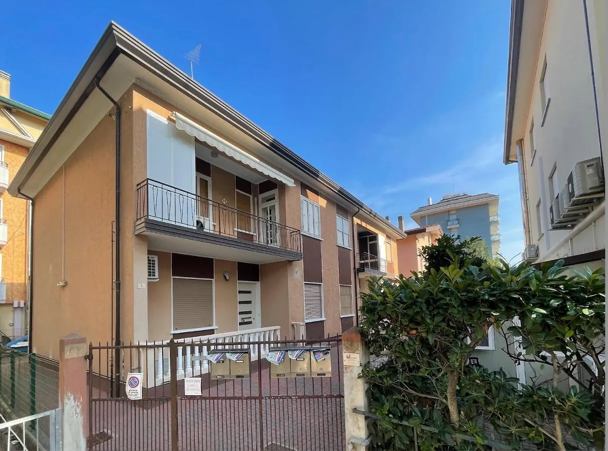 Appartamento Palma Carraro Immobiliare Jesolo - Family Apartments  リド・ディ・イエゾロ